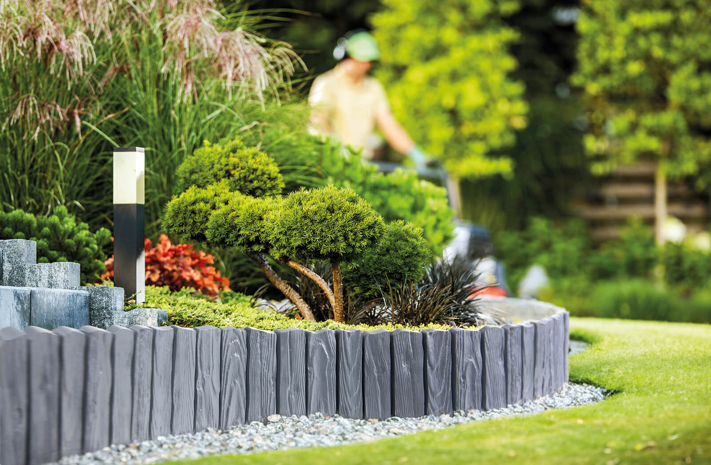 Lawn Edging, Plastic Palisade Wood Effect, 2.32m, Brown