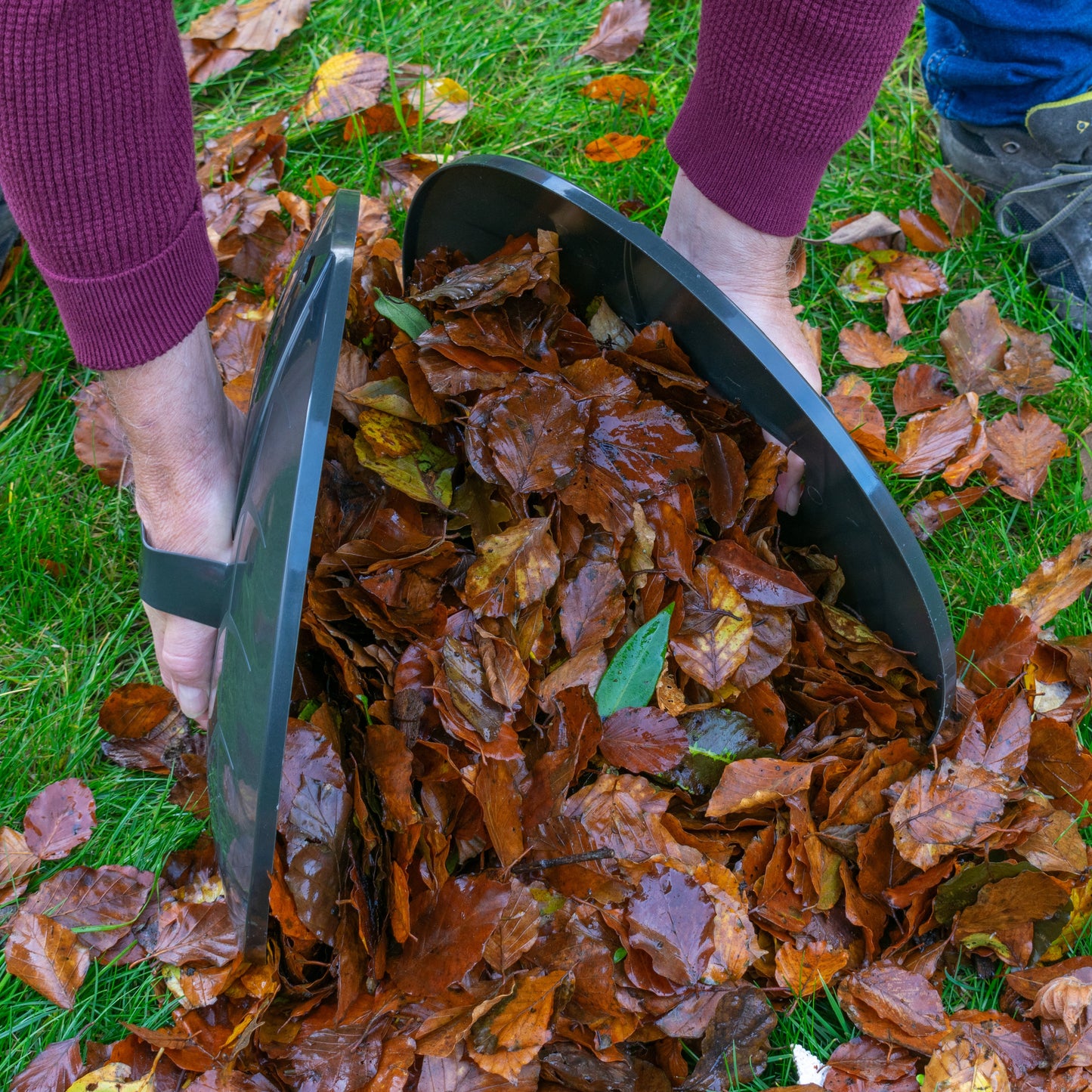 Leaf Grab Garden Cleaning Scoops, Dark Gray
