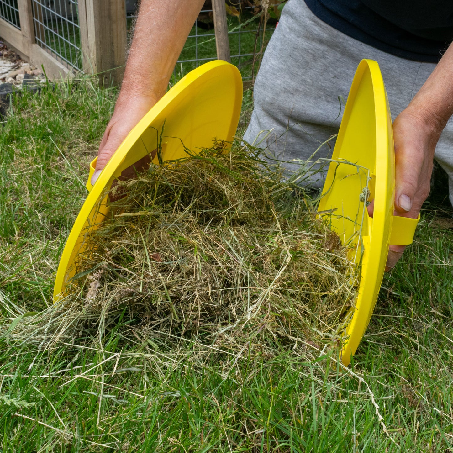 Leaf Grab Garden Cleaning Scoops, Yellow