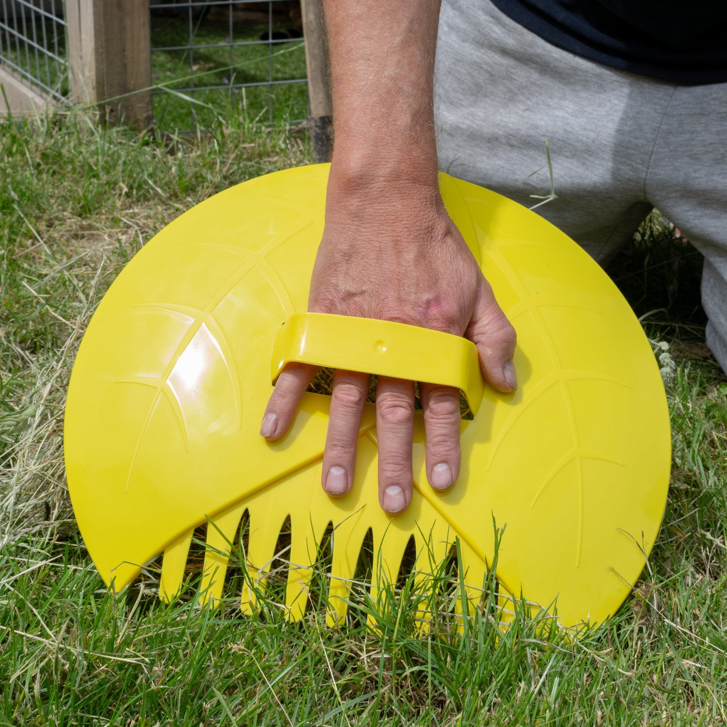 Leaf Grab Garden Cleaning Scoops, Yellow