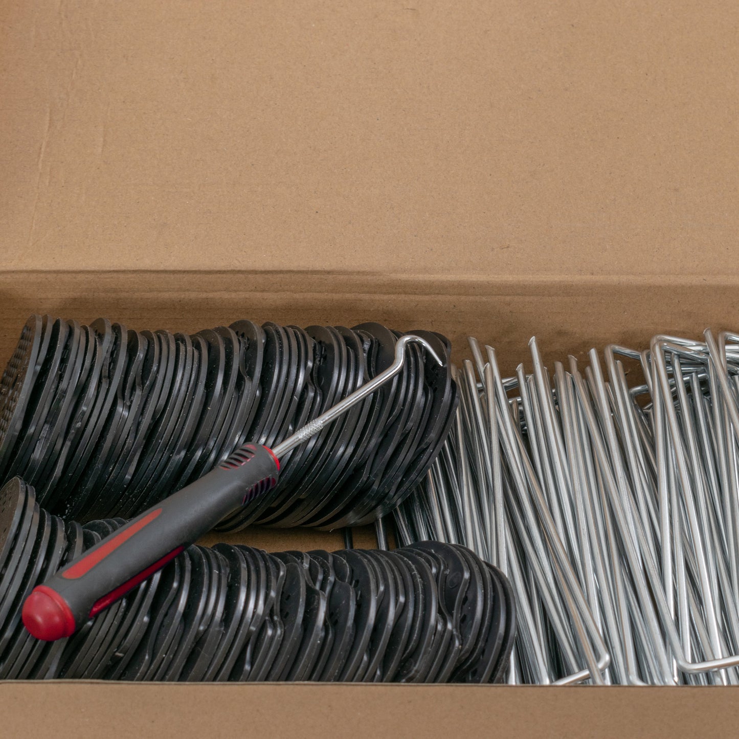 Weed Control Membrane Pegs Buffer Washer Set Red with Rubber Mallet